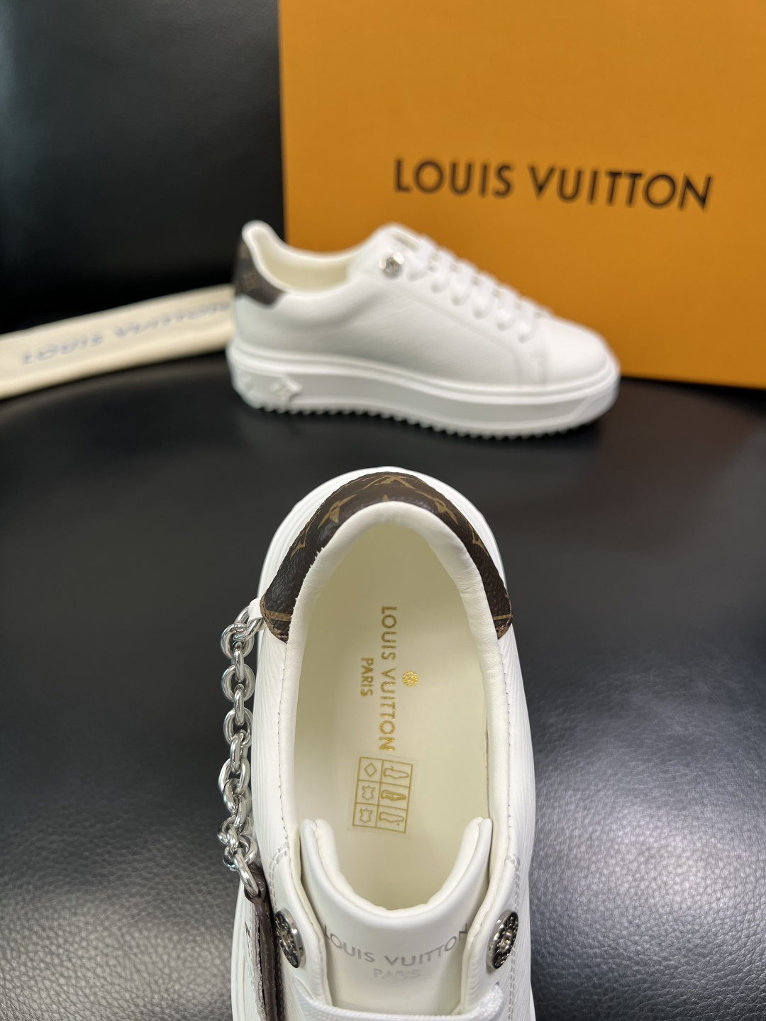 Lv 高品质 顶级工艺品 路易威登，运动板鞋专柜同步，鞋面意大利进口，高品质拼接缤纷色彩复杂工艺品，进口