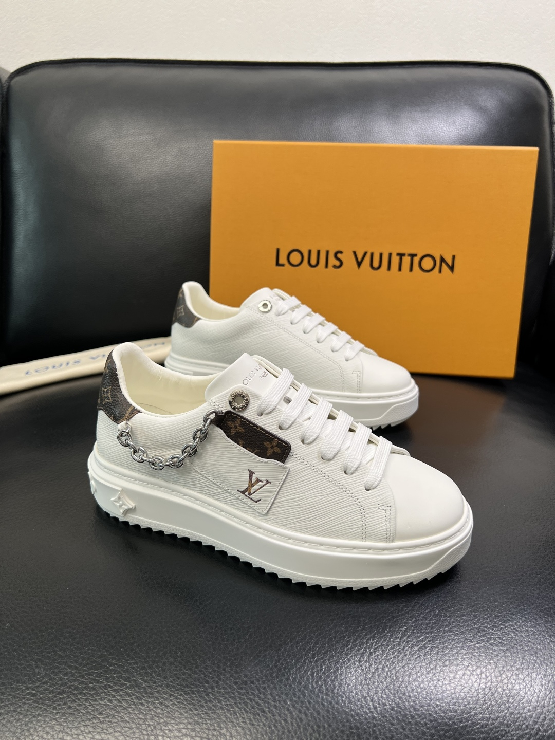 NO:620305,PLv high-quality top crafts Louis Vuitton, sports sneakers counter synchronization, uppers imported from Italy, high-quality splicing colorful and complex crafts, imported water-dyed cow lining is soft and comfortable, original soles are specially provided by the original factory, TPU exclusive movable molded soles are super comfortable, original factory single goods, high quality, welcome to compare, couple size code number 35-44 (custom-made women's 34 40 45), louis vuitton, louis vuitton19860909PLv 高品质 顶级工艺品 路易威登,运动板鞋专柜同步,鞋面意大利进口,高品质拼接缤纷色彩复杂工艺品,进口水染牛里垫柔软舒适,鞋底原厂特供原版底,TPU独家活动成型底超级舒适,原厂跟单货,高品质,欢迎对比,情侣款 码数 35-44（订做女34 40 45）,,louis vuitton,louis vuitton,Men's shoes