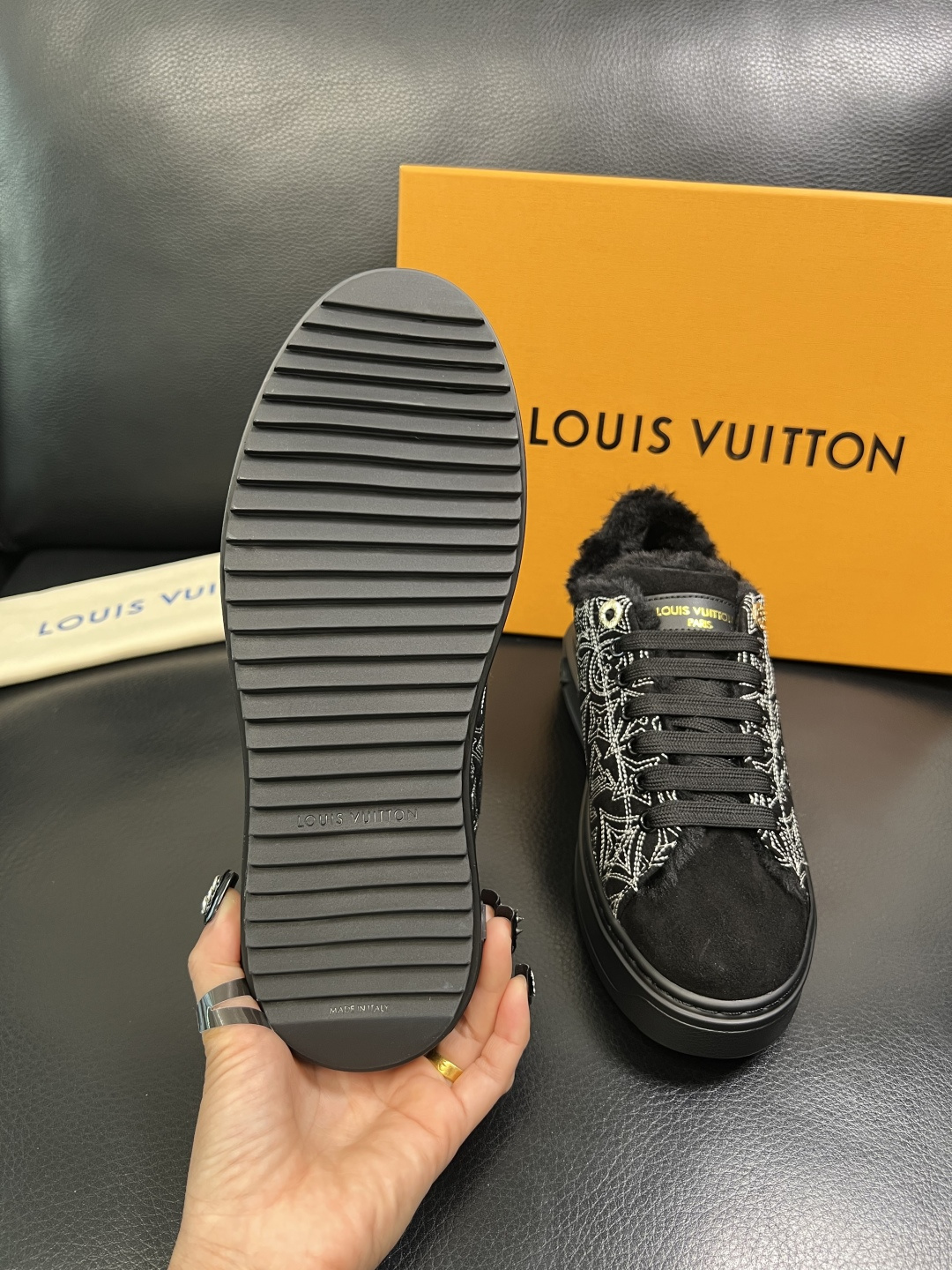 Lv 高品质 顶级工艺品 路易威登，运动板鞋专柜同步，鞋面意大利进口，高品质拼接缤纷色彩复杂工艺品，进口