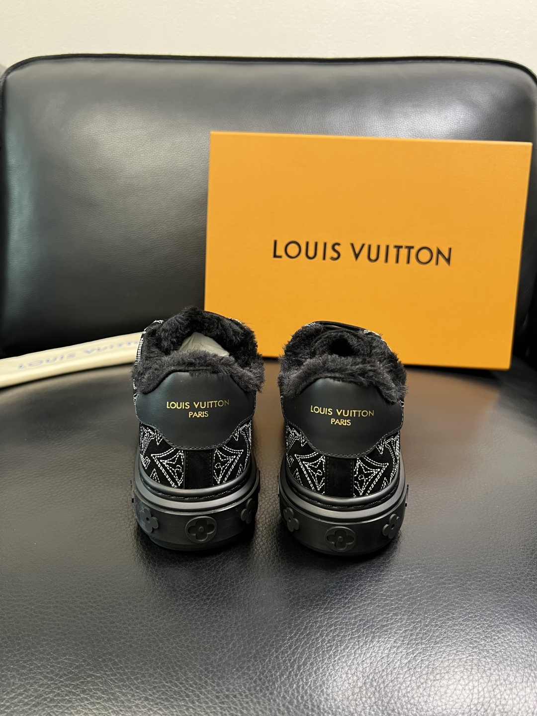 Lv 高品质 顶级工艺品 路易威登，运动板鞋专柜同步，鞋面意大利进口，高品质拼接缤纷色彩复杂工艺品，进口