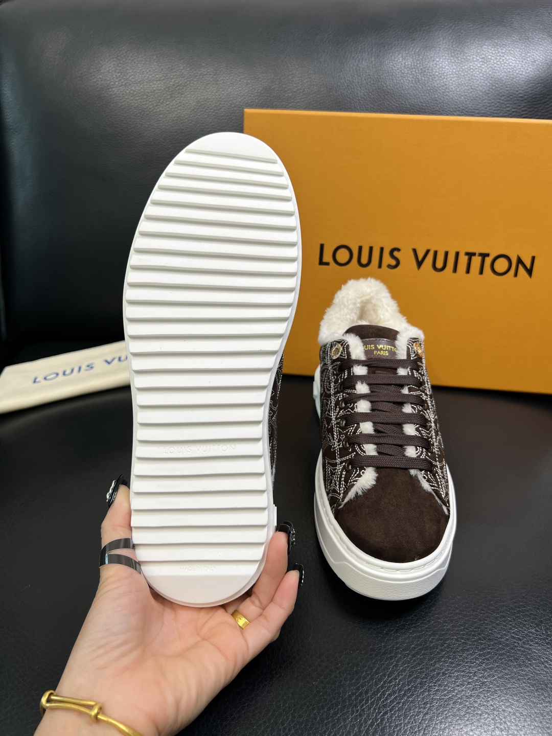 Lv 高品质 顶级工艺品 路易威登，运动板鞋专柜同步，鞋面意大利进口，高品质拼接缤纷色彩复杂工艺品，进口
