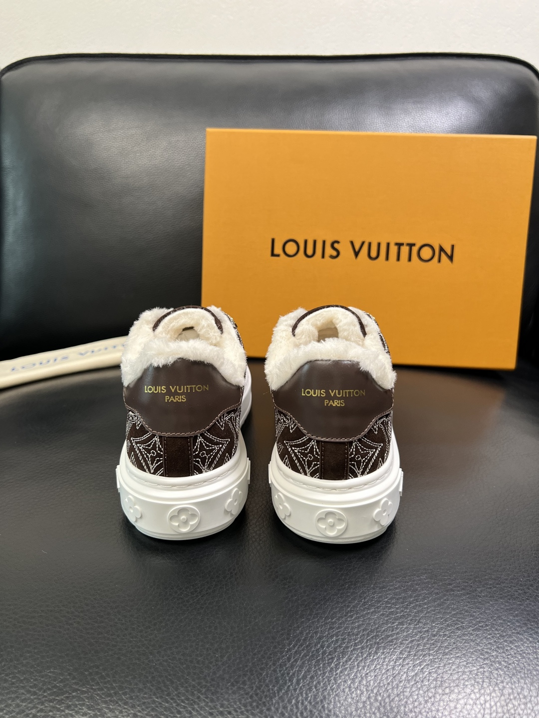 Lv 高品质 顶级工艺品 路易威登，运动板鞋专柜同步，鞋面意大利进口，高品质拼接缤纷色彩复杂工艺品，进口