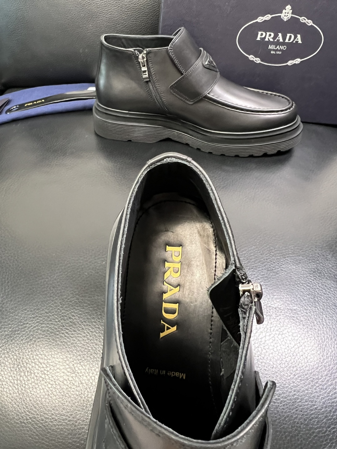 Prada 顶级工艺品，普拉达 专柜同步，靴子高帮原厂配置意大利进口牛皮拼布面料，进口牛皮内里垫，透气舒