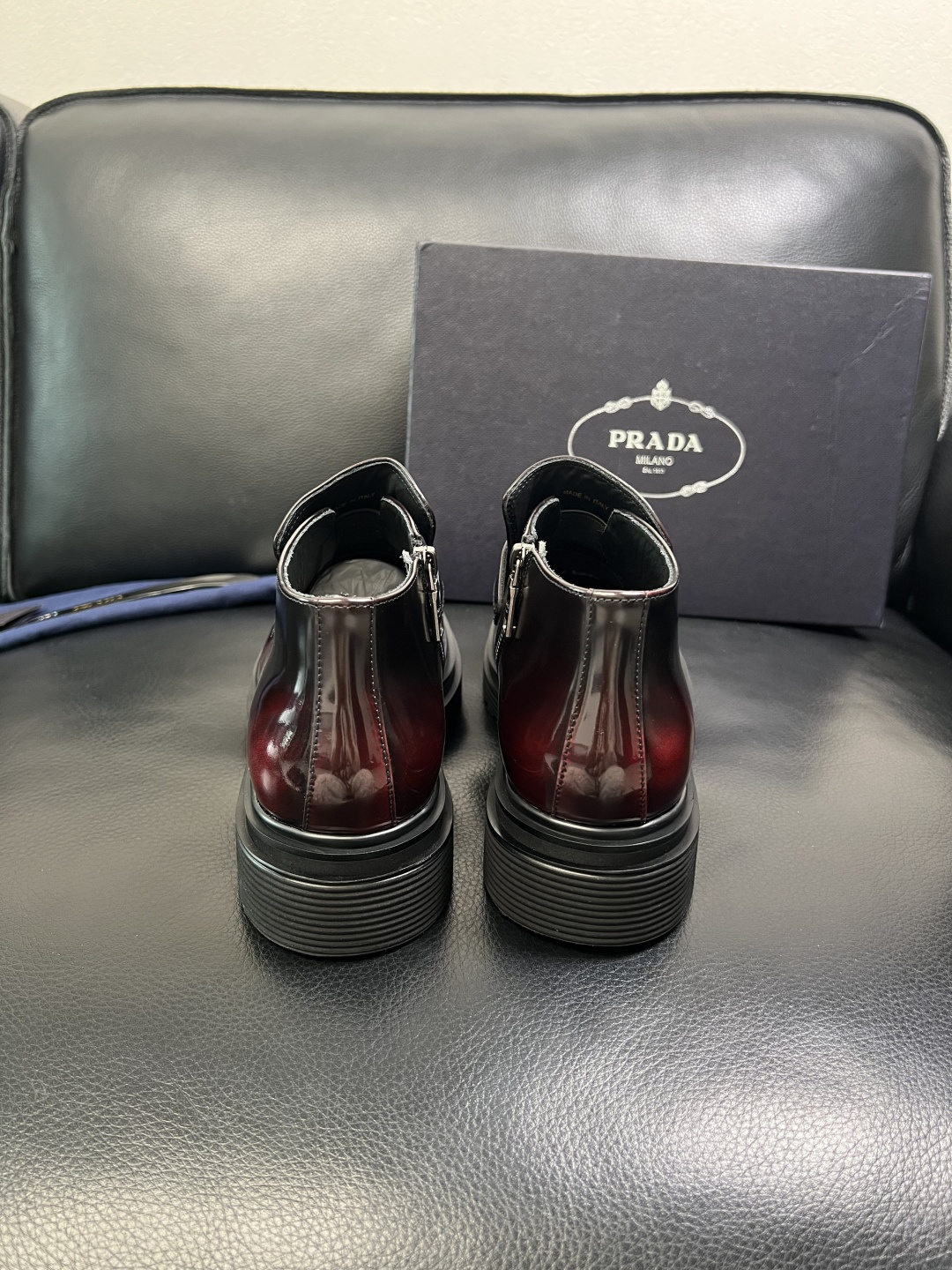 Prada 顶级工艺品，普拉达 专柜同步，靴子高帮原厂配置意大利进口牛皮拼布面料，进口牛皮内里垫，透气舒