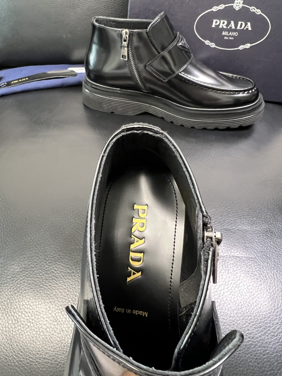 Prada 顶级工艺品，普拉达 专柜同步，靴子高帮原厂配置意大利进口牛皮拼布面料，进口牛皮内里垫，透气舒