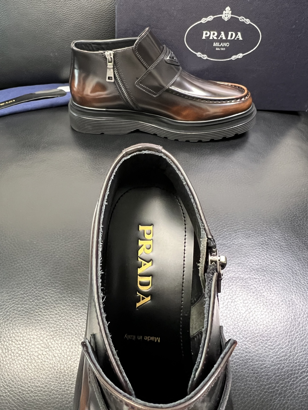 Prada 顶级工艺品，普拉达 专柜同步，靴子高帮原厂配置意大利进口牛皮拼布面料，进口牛皮内里垫，透气舒