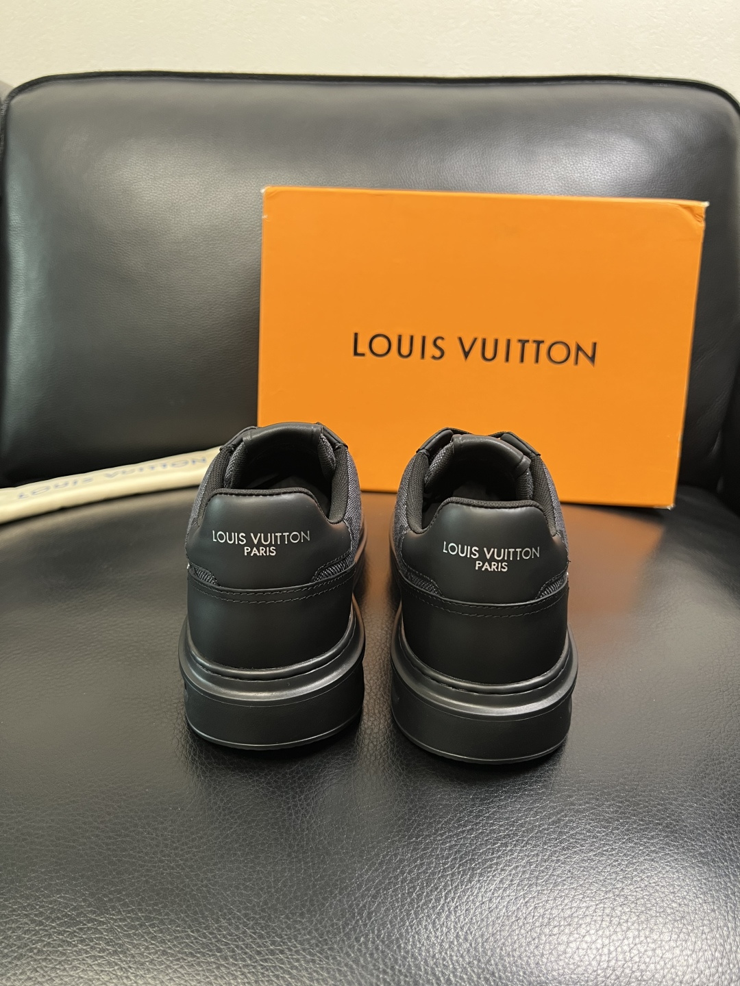 Lv 高品质 顶级工艺品 路易威登 运动板鞋专柜同步原厂配置，鞋面意大利进口，高品质拼接缤纷色彩复杂工艺