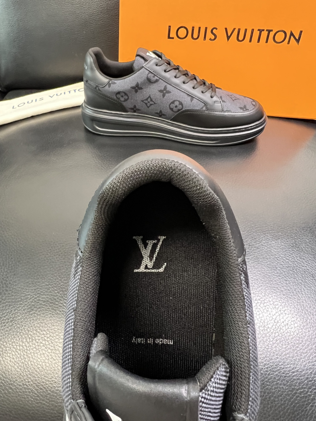 Lv 高品质 顶级工艺品 路易威登 运动板鞋专柜同步原厂配置，鞋面意大利进口，高品质拼接缤纷色彩复杂工艺