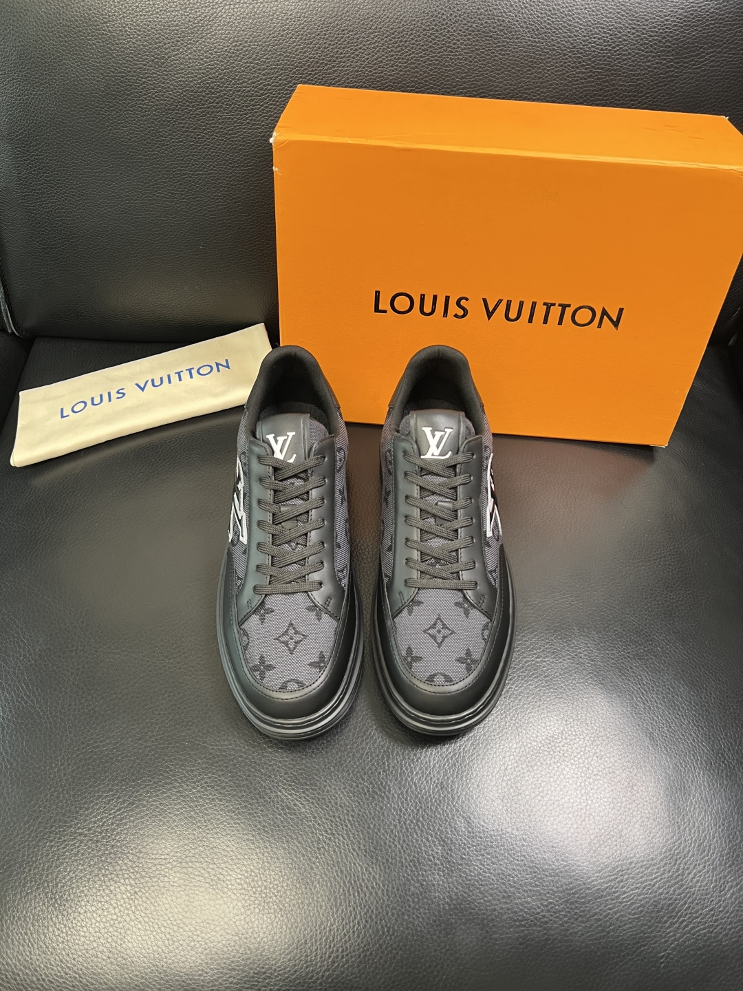 Lv 高品质 顶级工艺品 路易威登 运动板鞋专柜同步原厂配置，鞋面意大利进口，高品质拼接缤纷色彩复杂工艺