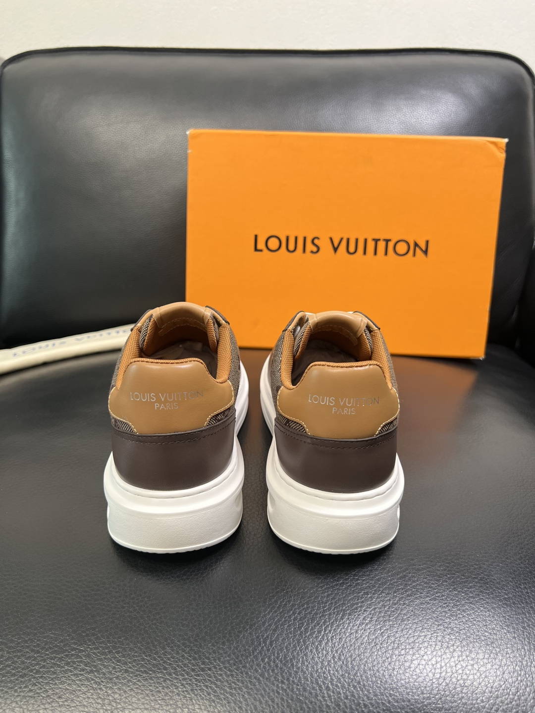 Lv 高品质 顶级工艺品 路易威登 运动板鞋专柜同步原厂配置，鞋面意大利进口，高品质拼接缤纷色彩复杂工艺