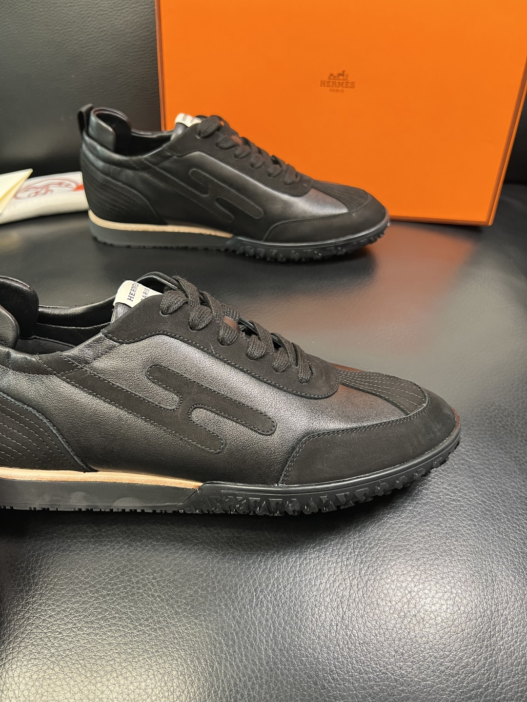 Hermes 高品质 顶级工艺品 爱马仕 专柜同步发售原厂配置，意大利进口原版牛皮面料，高品质拼接工艺，