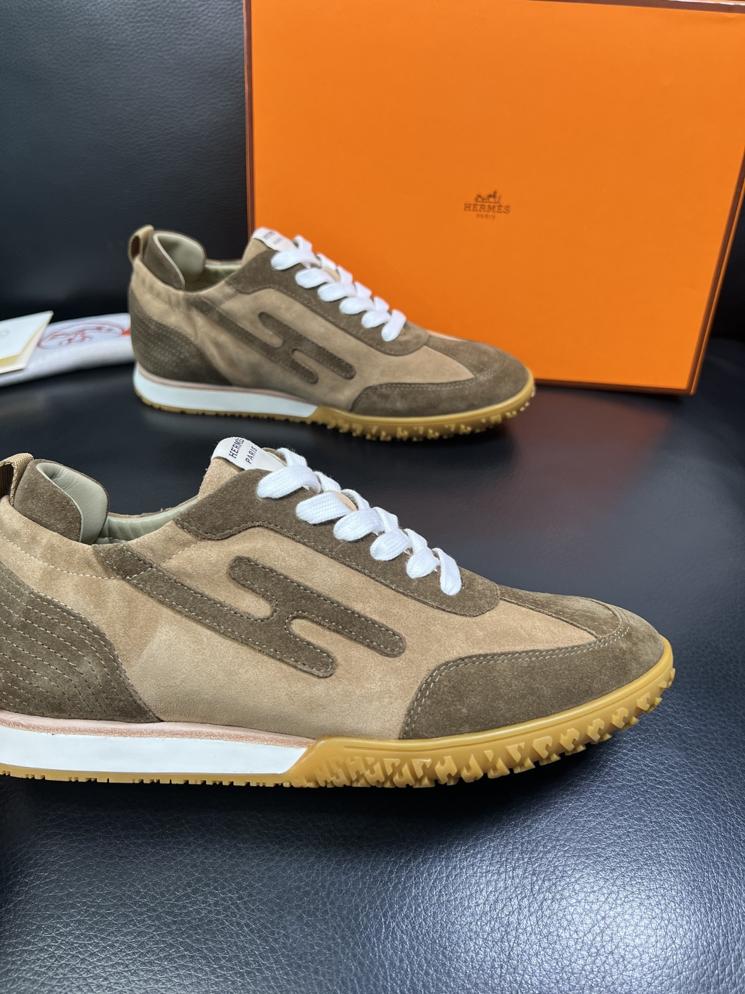 Hermes 高品质 顶级工艺品 爱马仕 专柜同步发售原厂配置，意大利进口原版牛皮面料，高品质拼接工艺，