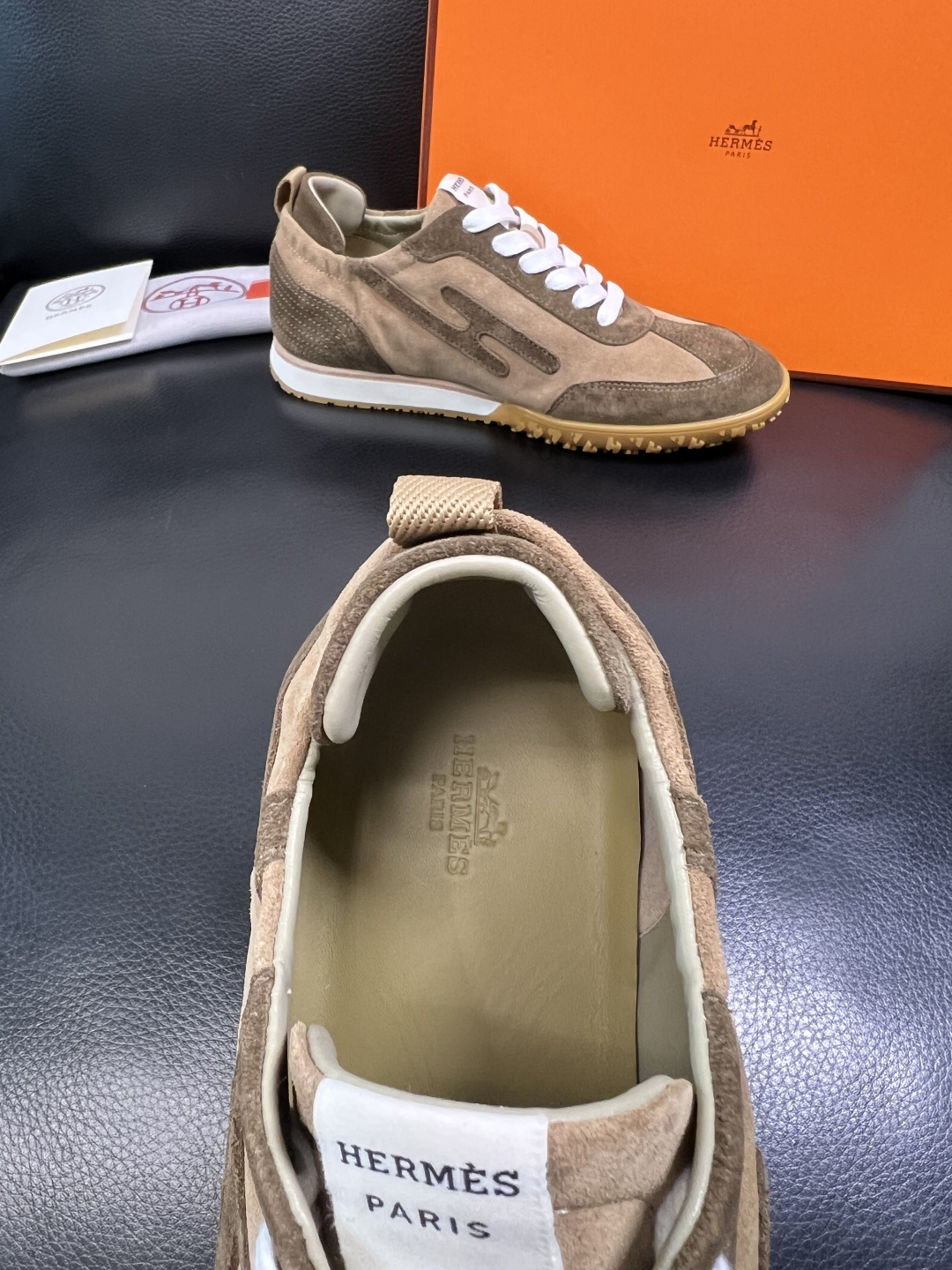 Hermes 高品质 顶级工艺品 爱马仕 专柜同步发售原厂配置，意大利进口原版牛皮面料，高品质拼接工艺，