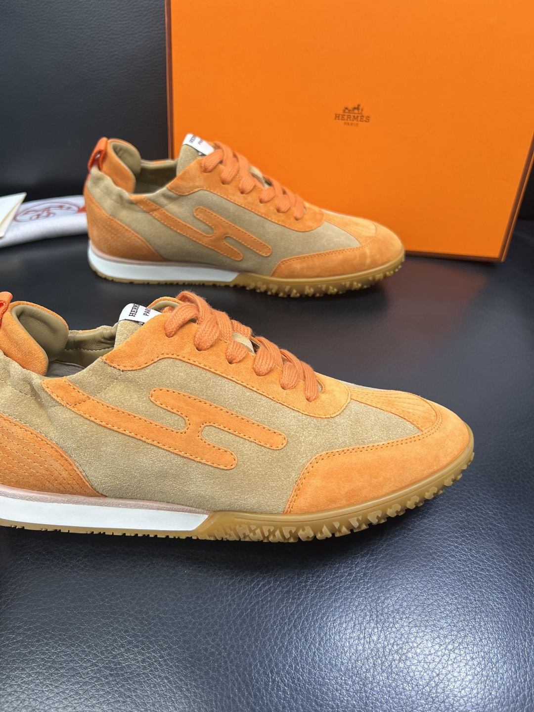 Hermes 高品质 顶级工艺品 爱马仕 专柜同步发售原厂配置，意大利进口原版牛皮面料，高品质拼接工艺，