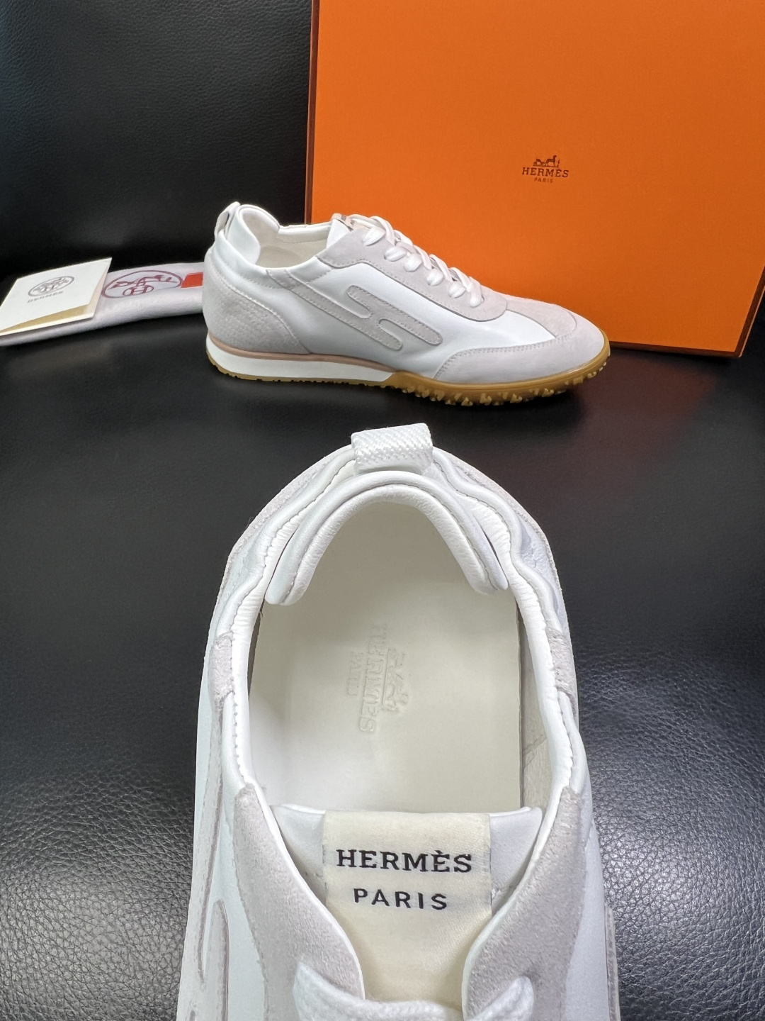 Hermes 高品质 顶级工艺品 爱马仕 专柜同步发售原厂配置，意大利进口原版牛皮面料，高品质拼接工艺，