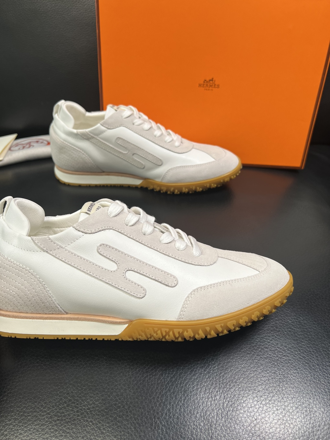 Hermes 高品质 顶级工艺品 爱马仕 专柜同步发售原厂配置，意大利进口原版牛皮面料，高品质拼接工艺，