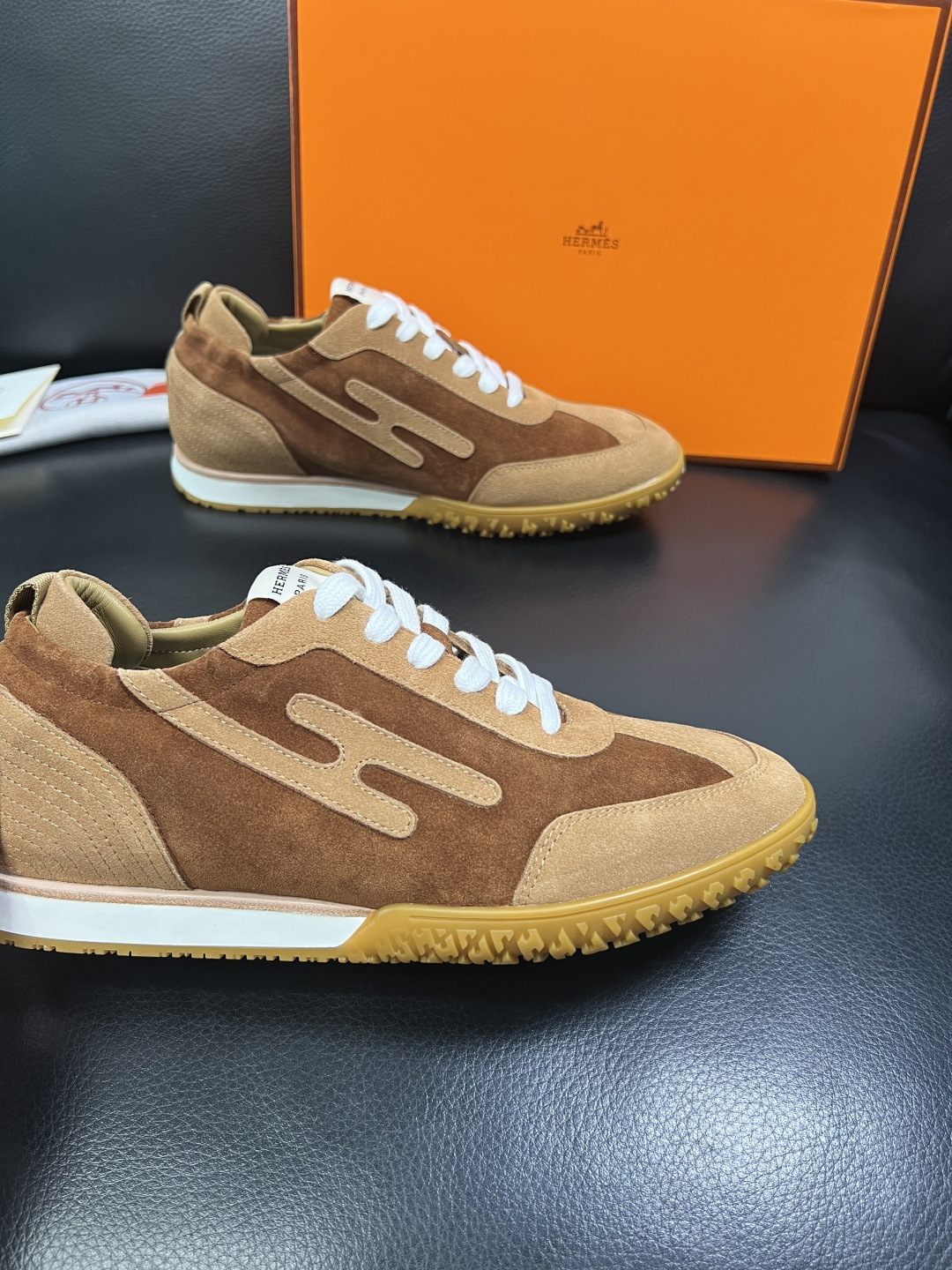 Hermes 高品质 顶级工艺品 爱马仕 专柜同步发售原厂配置，意大利进口原版牛皮面料，高品质拼接工艺，