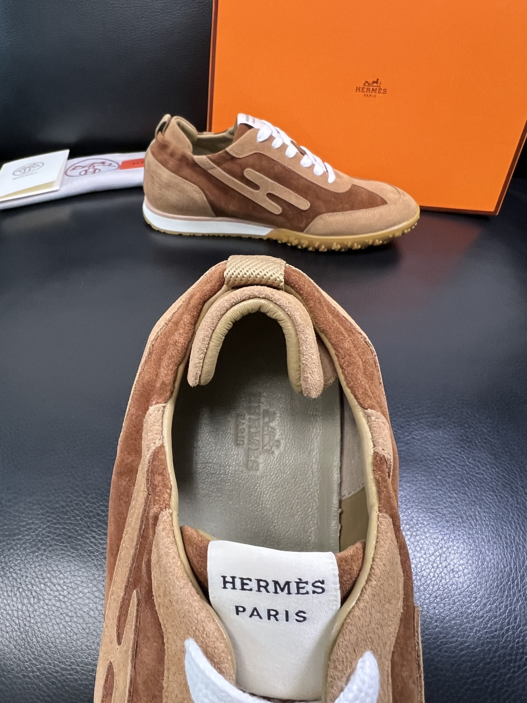 Hermes 高品质 顶级工艺品 爱马仕 专柜同步发售原厂配置，意大利进口原版牛皮面料，高品质拼接工艺，