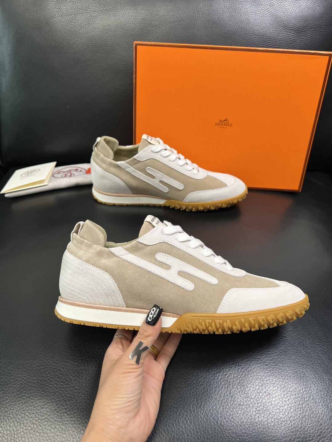 Hermes 高品质 顶级工艺品 爱马仕 专柜同步发售原厂配置，意大利进口原版牛皮面料，高品质拼接工艺，