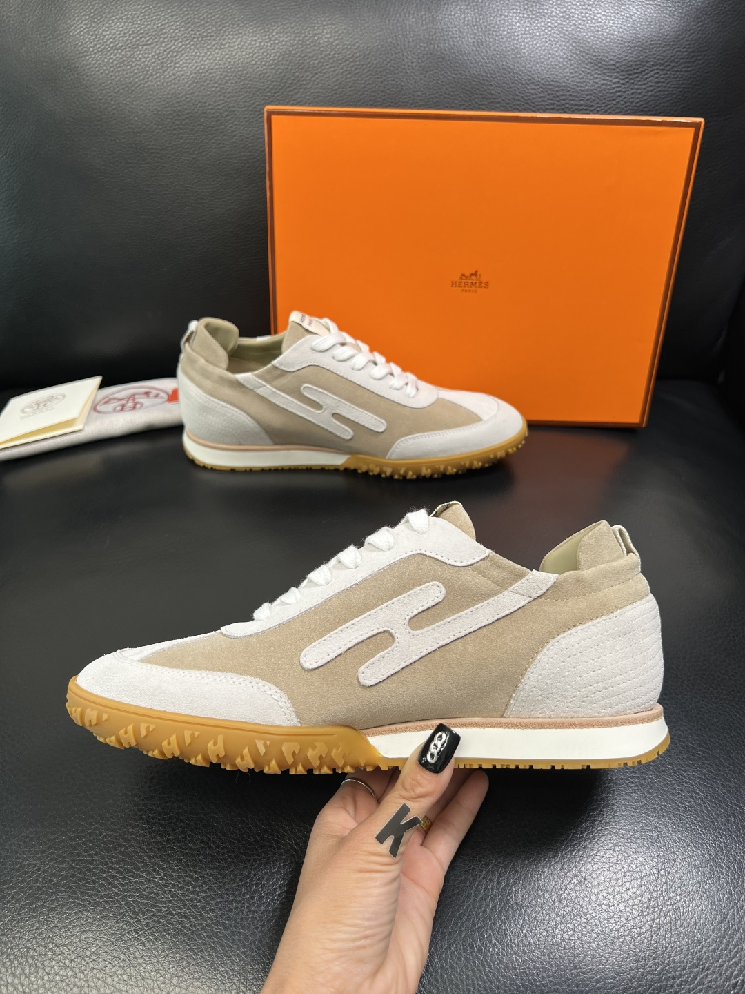 Hermes 高品质 顶级工艺品 爱马仕 专柜同步发售原厂配置，意大利进口原版牛皮面料，高品质拼接工艺，