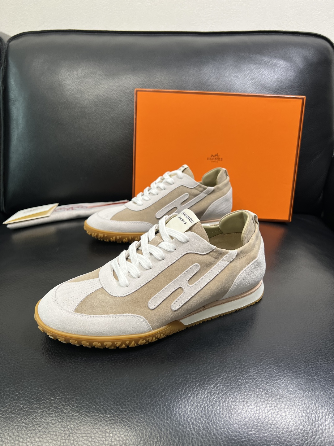 Hermes 高品质 顶级工艺品 爱马仕 专柜同步发售原厂配置，意大利进口原版牛皮面料，高品质拼接工艺，