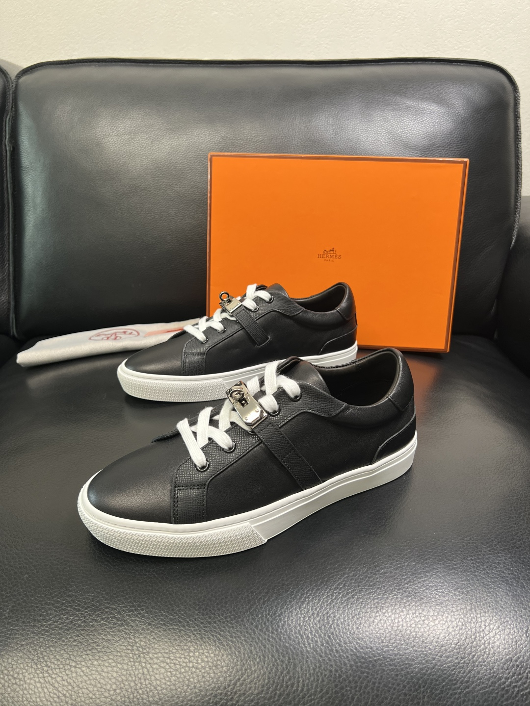 Hermes 高品质 顶级工艺品 爱马仕 专柜同步发售原厂配置，意大利进口原版牛皮面料，高品质拼接工艺，