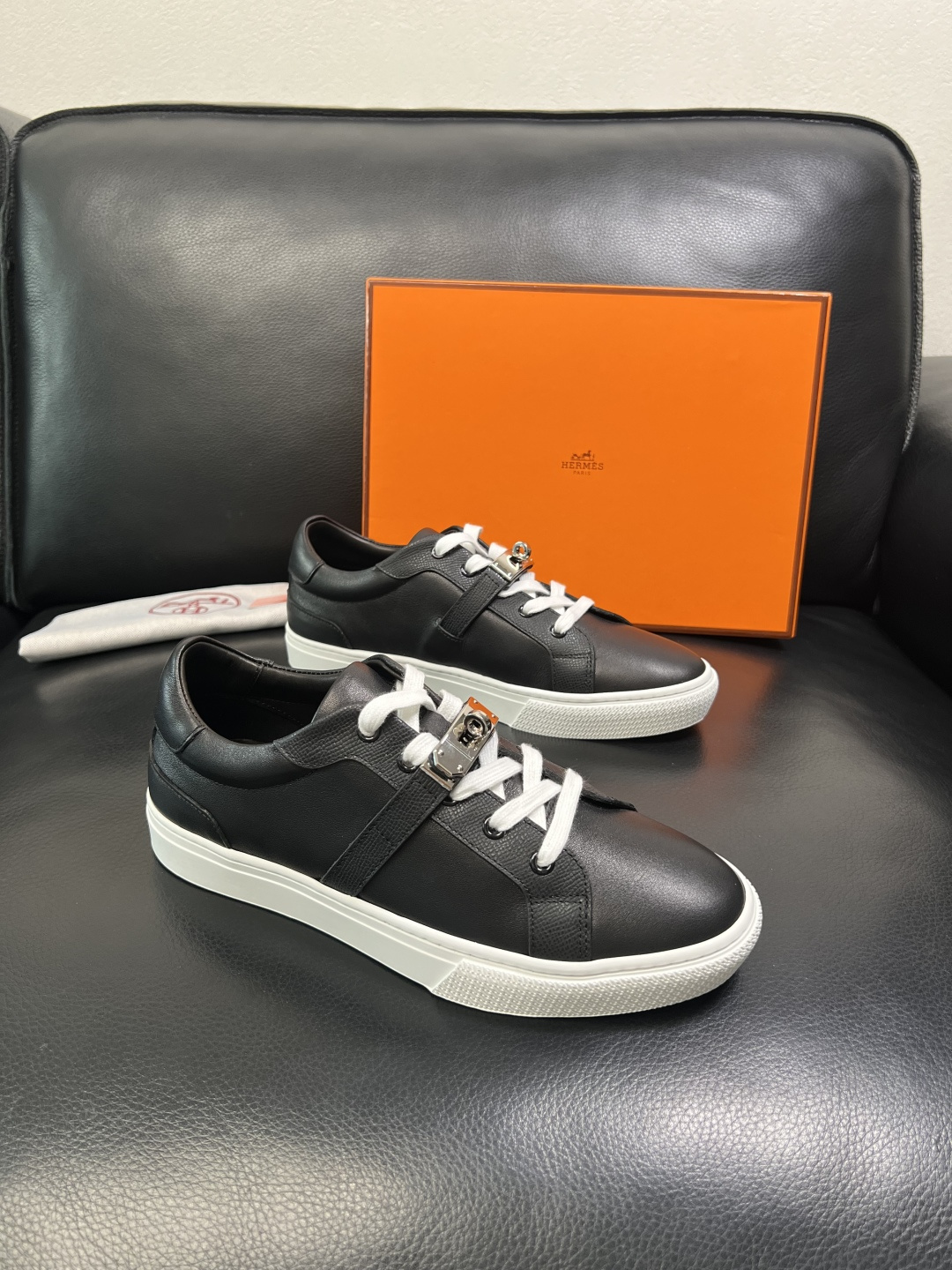 Hermes 高品质 顶级工艺品 爱马仕 专柜同步发售原厂配置，意大利进口原版牛皮面料，高品质拼接工艺，