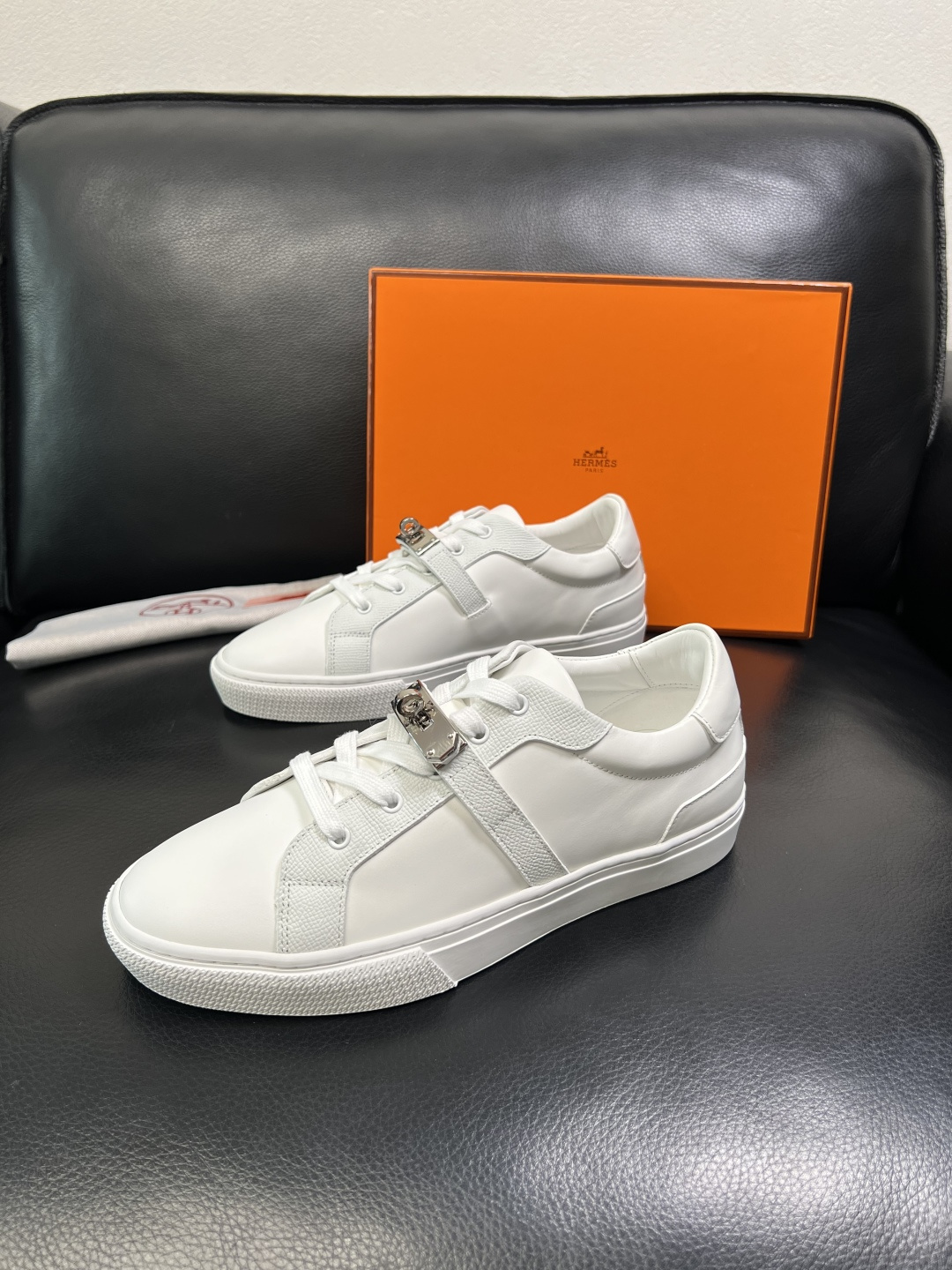 Hermes 高品质 顶级工艺品 爱马仕 专柜同步发售原厂配置，意大利进口原版牛皮面料，高品质拼接工艺，