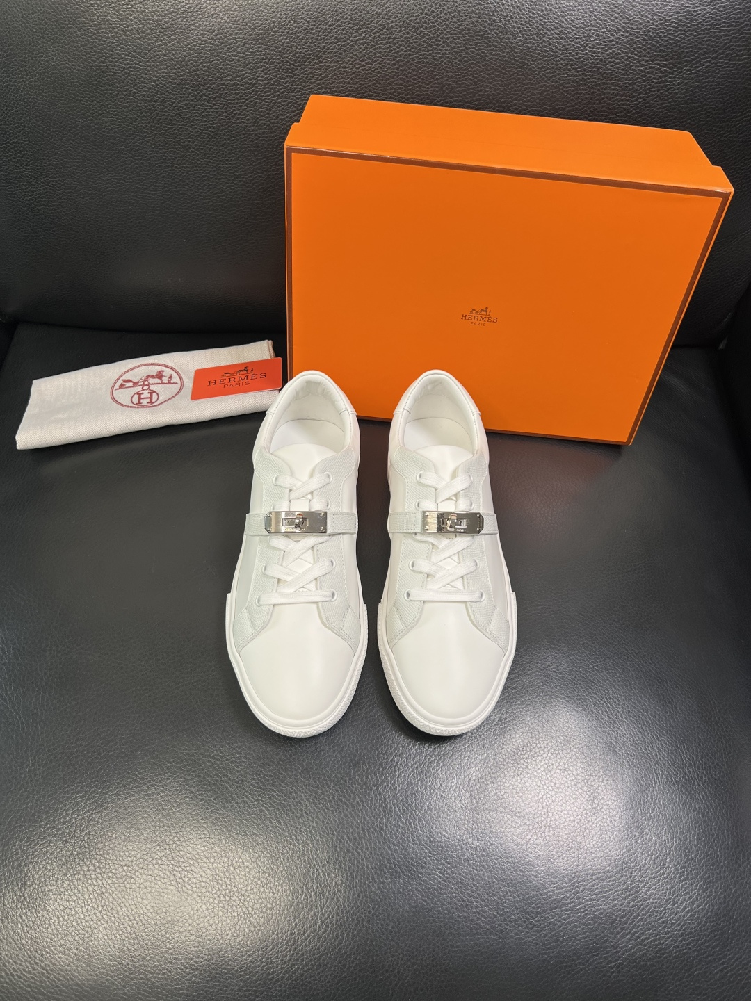 Hermes 高品质 顶级工艺品 爱马仕 专柜同步发售原厂配置，意大利进口原版牛皮面料，高品质拼接工艺，