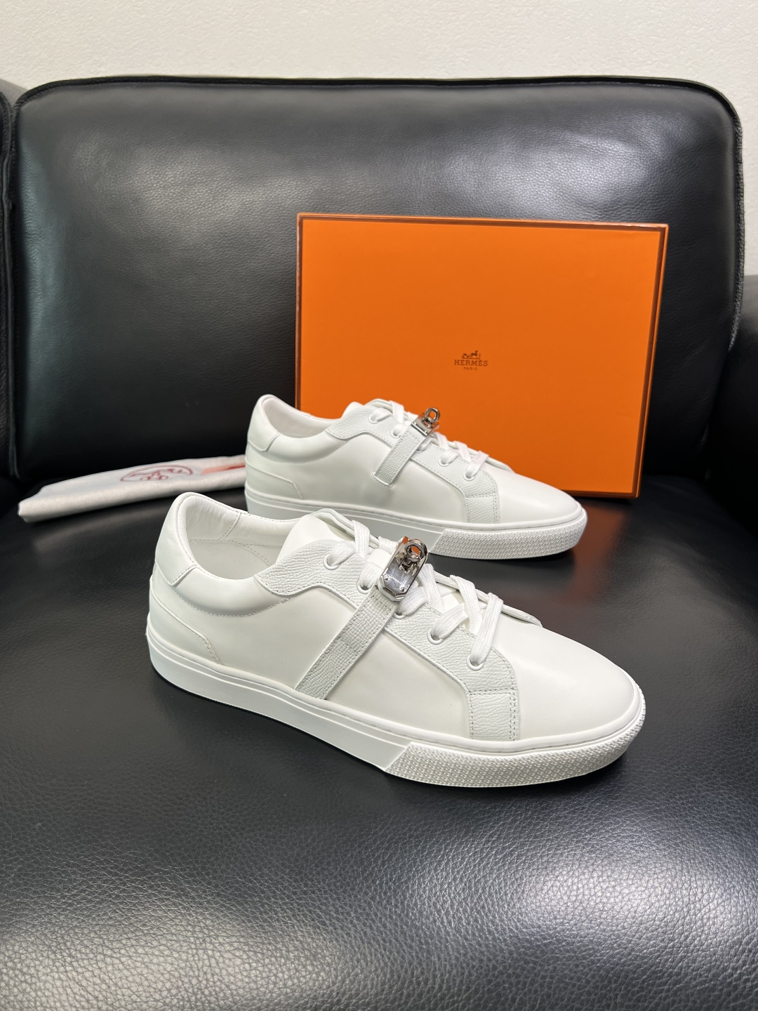 Hermes 高品质 顶级工艺品 爱马仕 专柜同步发售原厂配置，意大利进口原版牛皮面料，高品质拼接工艺，