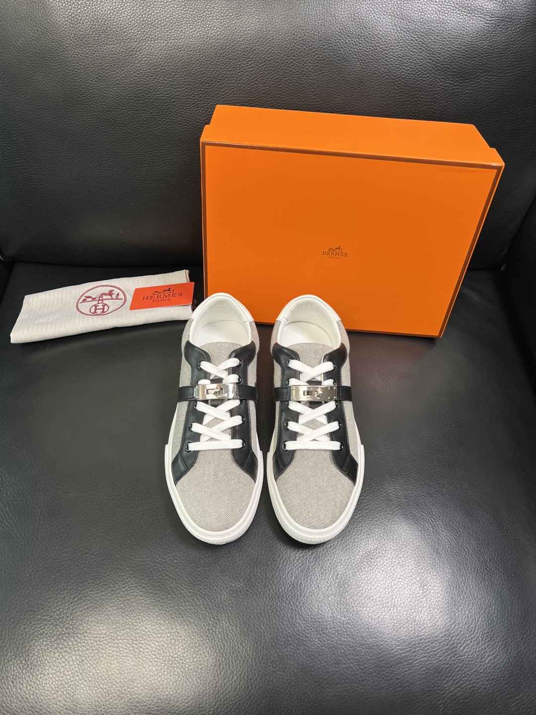 Hermes 高品质 顶级工艺品 爱马仕 专柜同步发售原厂配置，意大利进口原版牛皮面料，高品质拼接工艺，