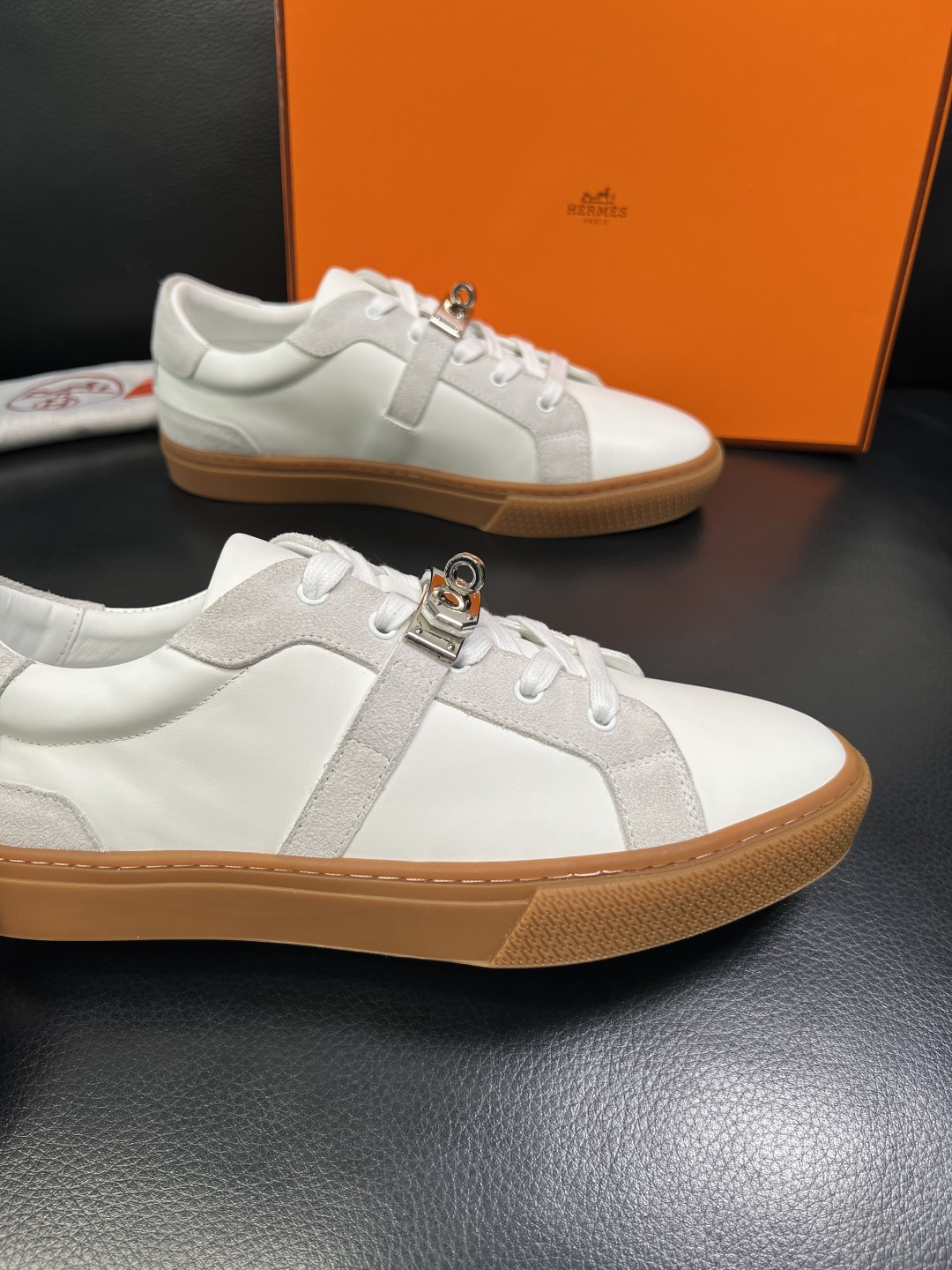 Hermes 高品质 顶级工艺品 爱马仕 专柜同步发售原厂配置，意大利进口原版牛皮面料，高品质拼接工艺，