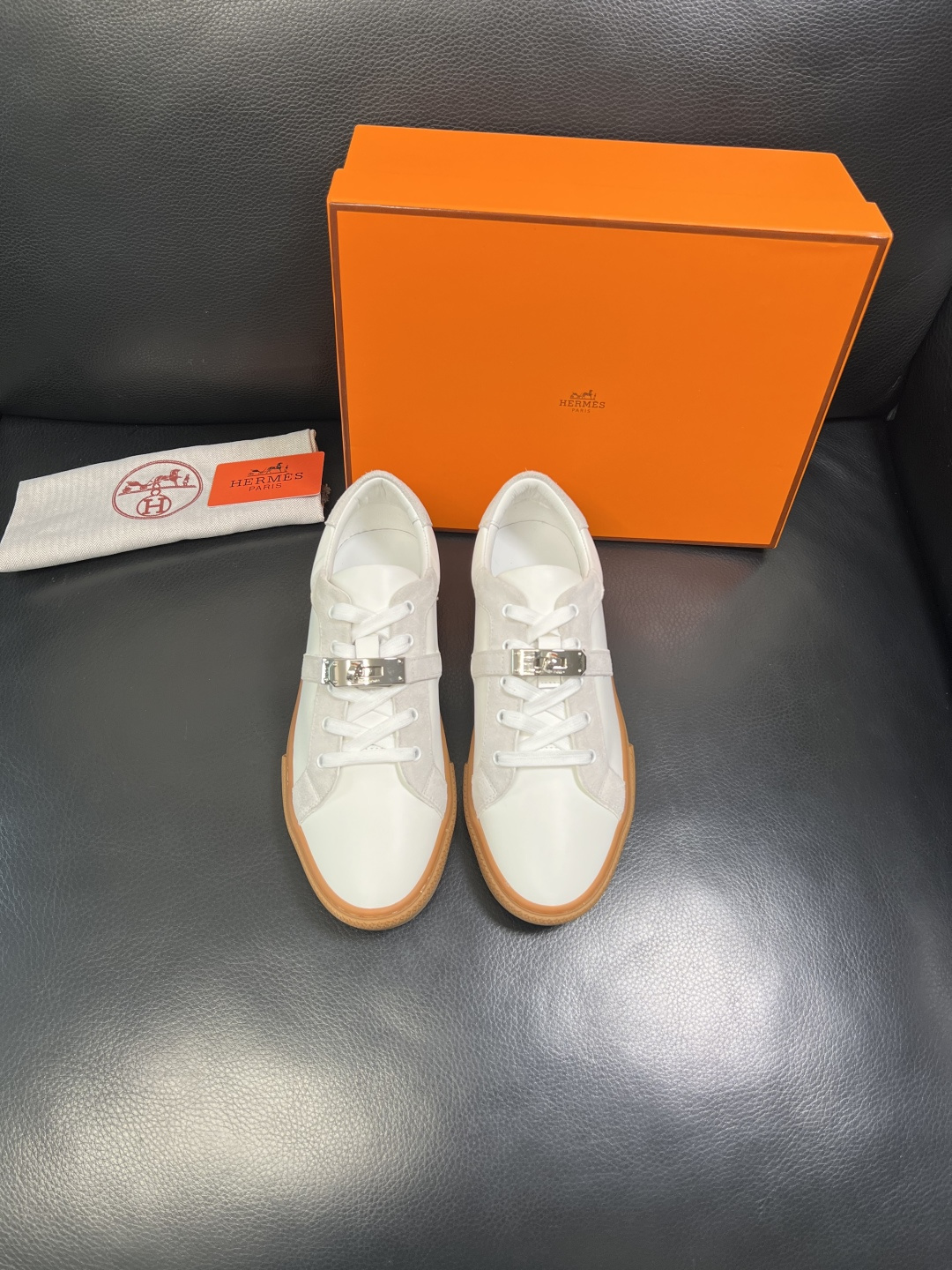 Hermes 高品质 顶级工艺品 爱马仕 专柜同步发售原厂配置，意大利进口原版牛皮面料，高品质拼接工艺，