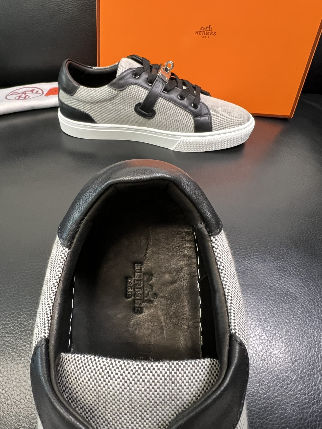 Hermes 高品质 顶级工艺品 爱马仕 专柜同步发售原厂配置，意大利进口原版牛皮面料，高品质拼接工艺，