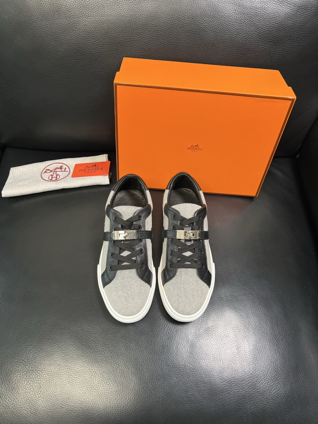 Hermes 高品质 顶级工艺品 爱马仕 专柜同步发售原厂配置，意大利进口原版牛皮面料，高品质拼接工艺，