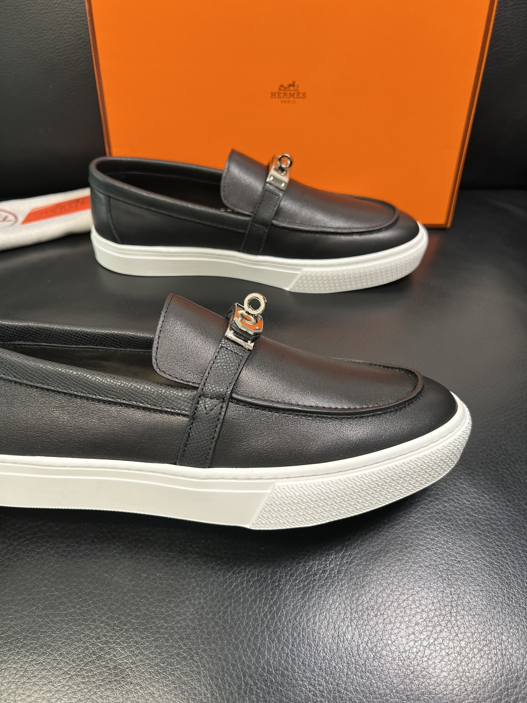 Hermes 高品质 顶级工艺品 爱马仕 专柜同步发售原厂配置，意大利进口原版牛皮面料，高品质拼接工艺，