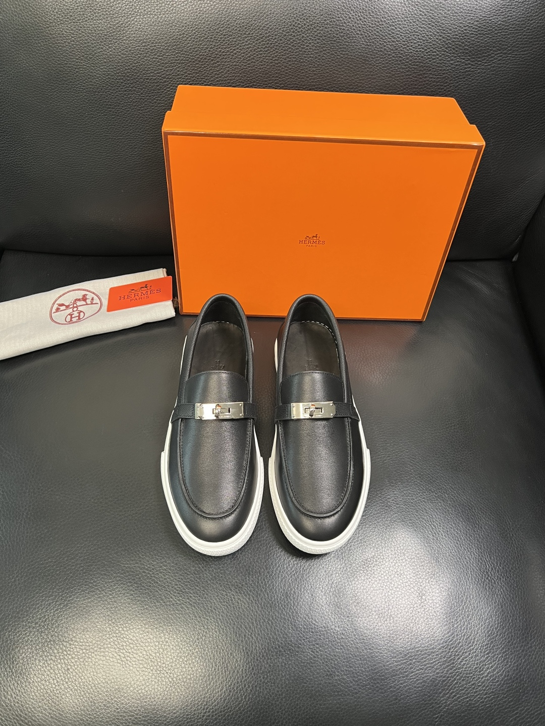 Hermes 高品质 顶级工艺品 爱马仕 专柜同步发售原厂配置，意大利进口原版牛皮面料，高品质拼接工艺，