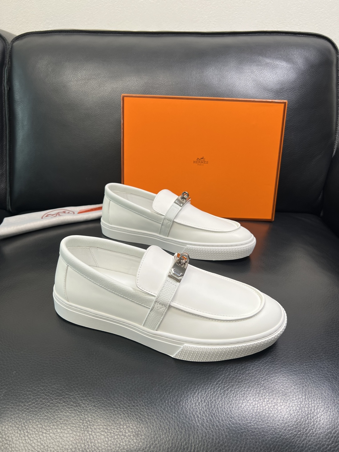 Hermes 高品质 顶级工艺品 爱马仕 专柜同步发售原厂配置，意大利进口原版牛皮面料，高品质拼接工艺，