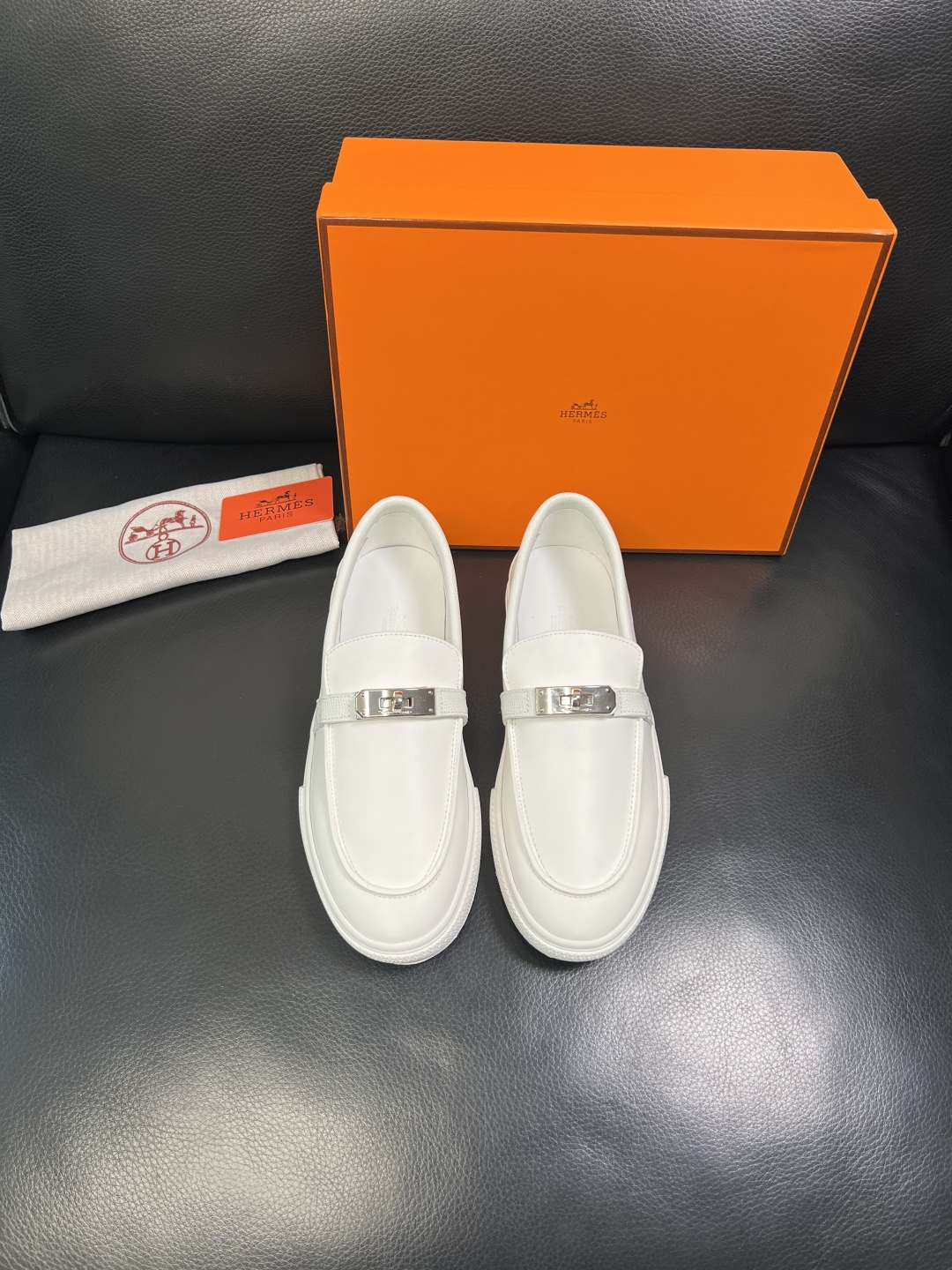 Hermes 高品质 顶级工艺品 爱马仕 专柜同步发售原厂配置，意大利进口原版牛皮面料，高品质拼接工艺，