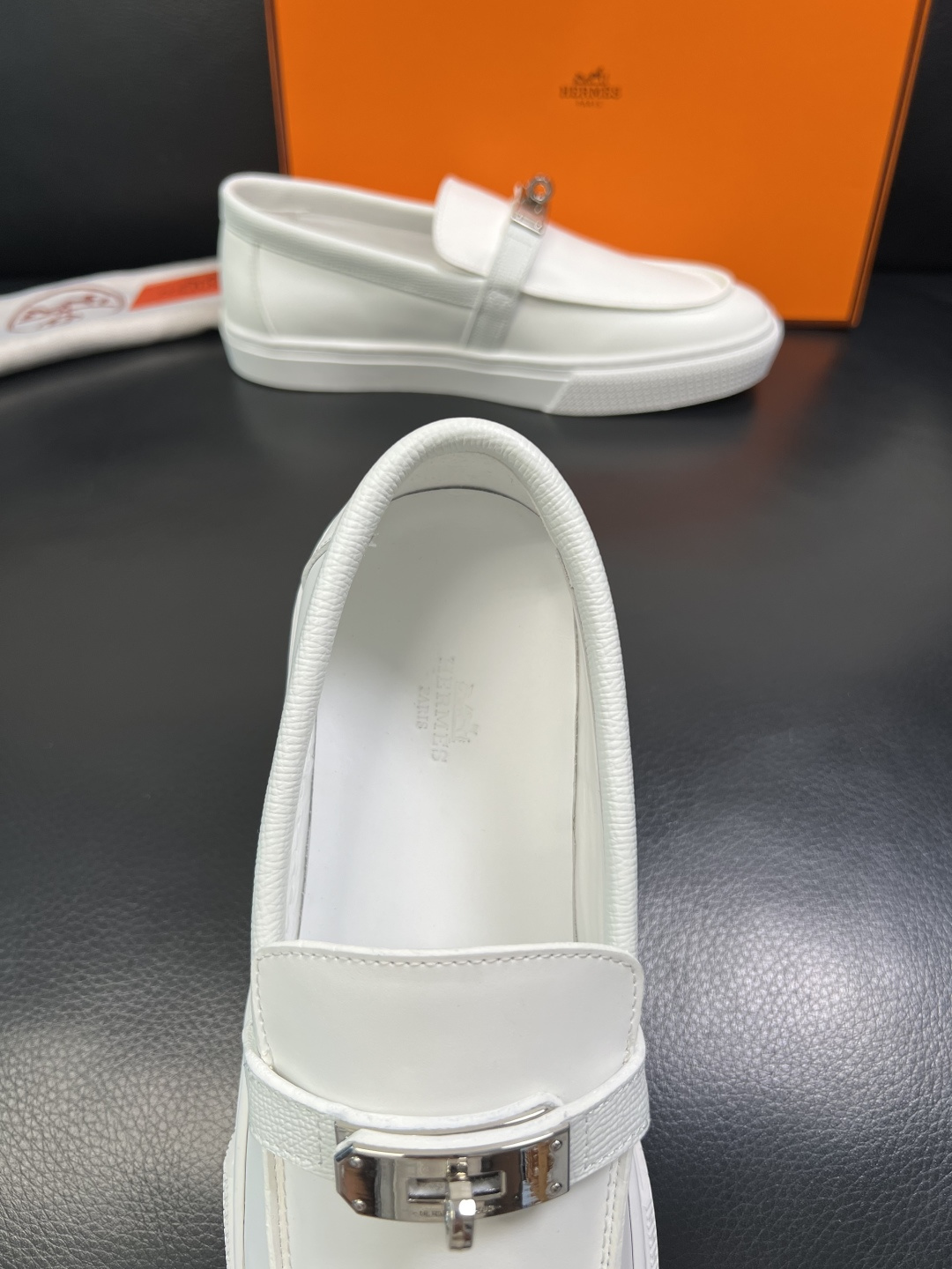 Hermes 高品质 顶级工艺品 爱马仕 专柜同步发售原厂配置，意大利进口原版牛皮面料，高品质拼接工艺，