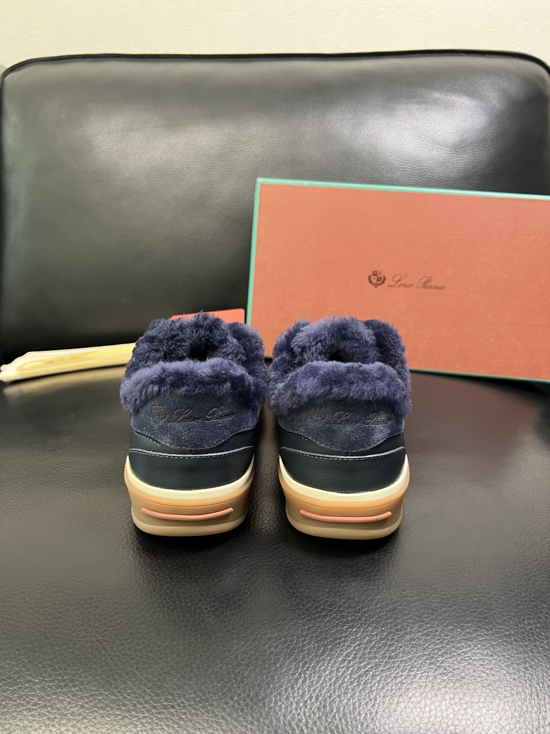 Loro piana 高品质 顶级工艺品 诺悠翩雅 新品专柜同步原厂配置，鞋面意大利进口牛皮面料，羔羊毛