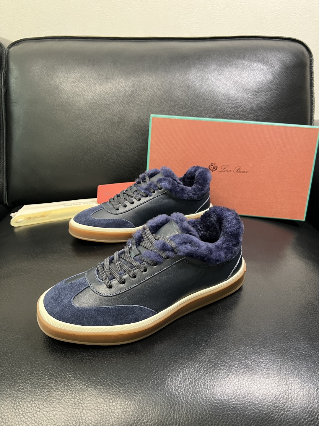 Loro piana 高品质 顶级工艺品 诺悠翩雅 新品专柜同步原厂配置，鞋面意大利进口牛皮面料，羔羊毛