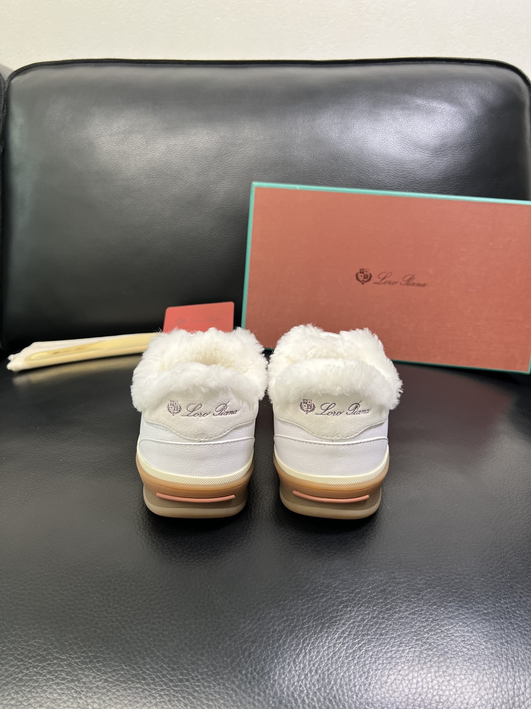 Loro piana 高品质 顶级工艺品 诺悠翩雅 新品专柜同步原厂配置，鞋面意大利进口牛皮面料，羔羊毛