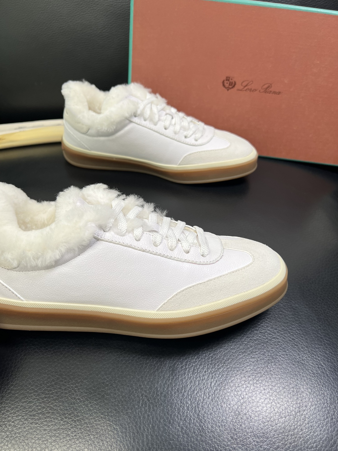 Loro piana 高品质 顶级工艺品 诺悠翩雅 新品专柜同步原厂配置，鞋面意大利进口牛皮面料，羔羊毛