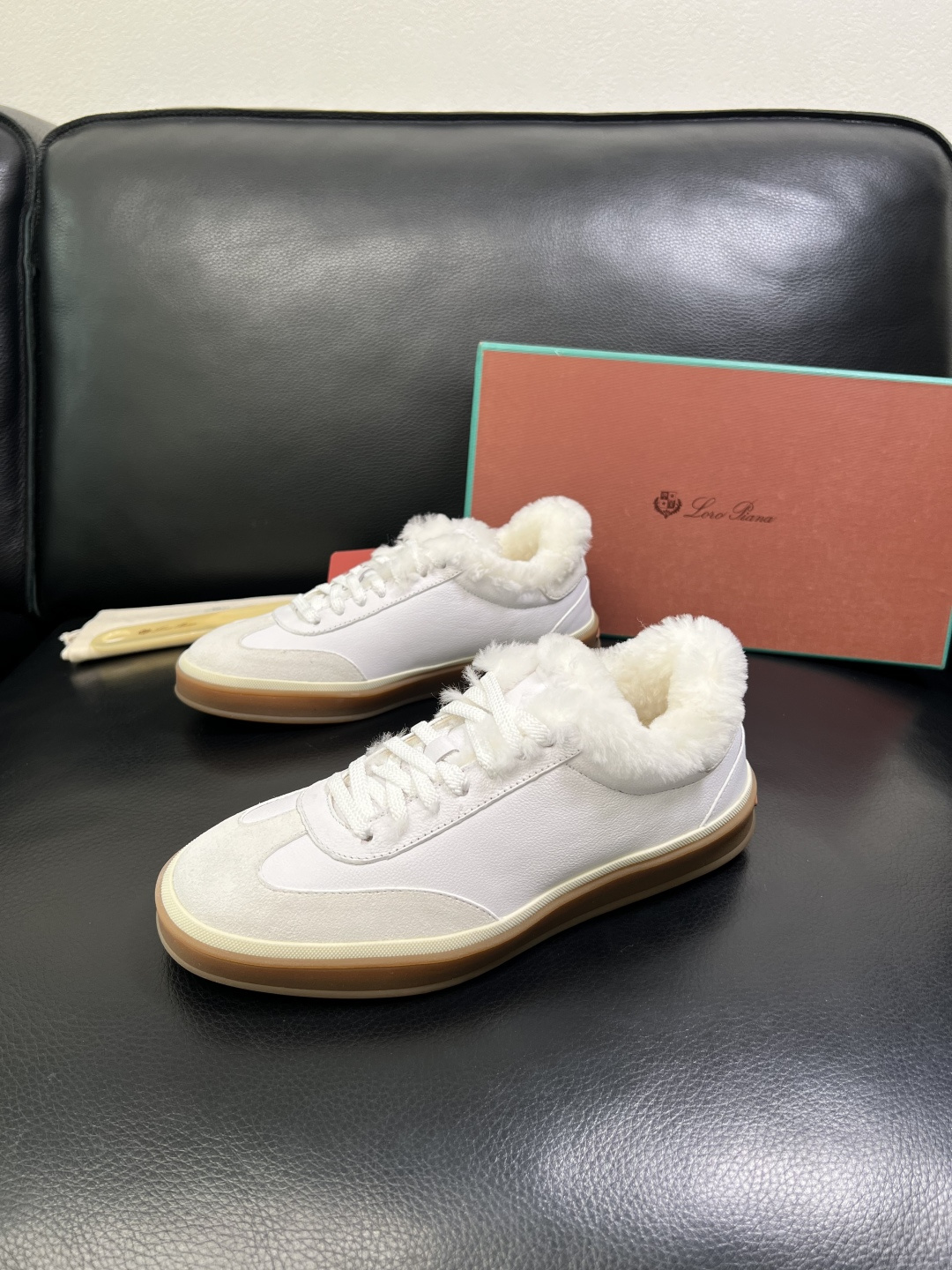 Loro piana 高品质 顶级工艺品 诺悠翩雅 新品专柜同步原厂配置，鞋面意大利进口牛皮面料，羔羊毛