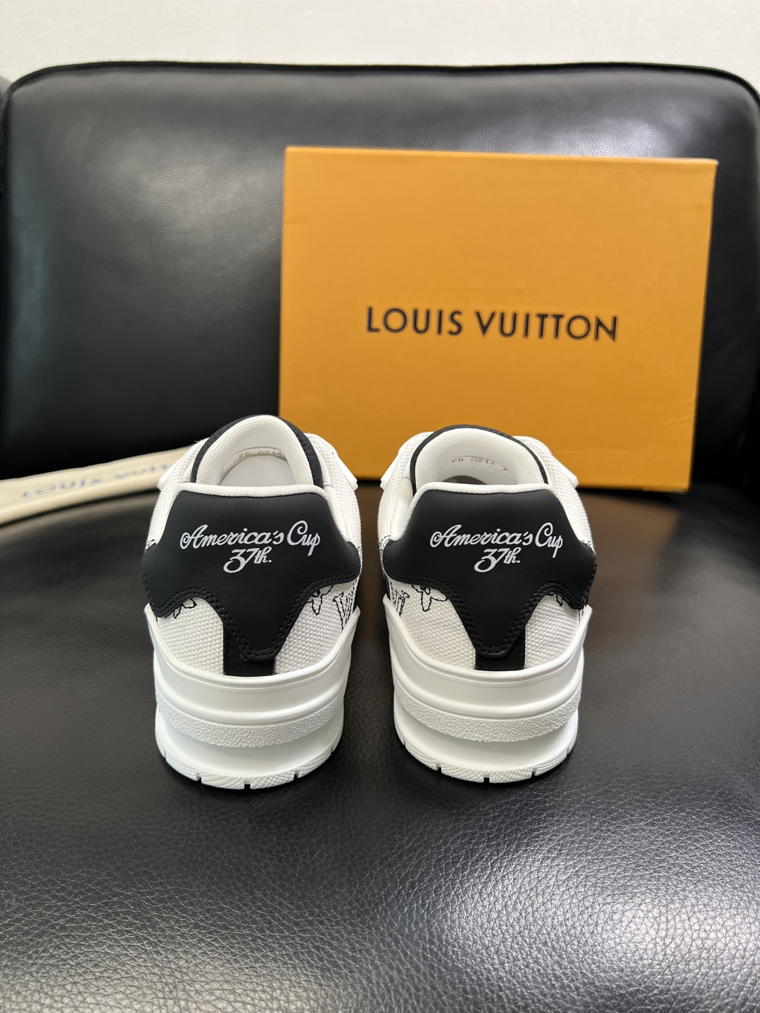 Lv 高品质 顶级工艺品 路易威登，运动板鞋专柜同步，鞋面意大利进口，高品质拼接缤纷色彩复杂工艺品，进口