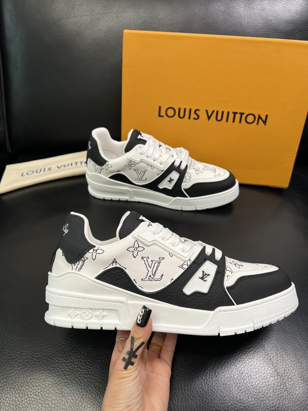 Lv 高品质 顶级工艺品 路易威登，运动板鞋专柜同步，鞋面意大利进口，高品质拼接缤纷色彩复杂工艺品，进口