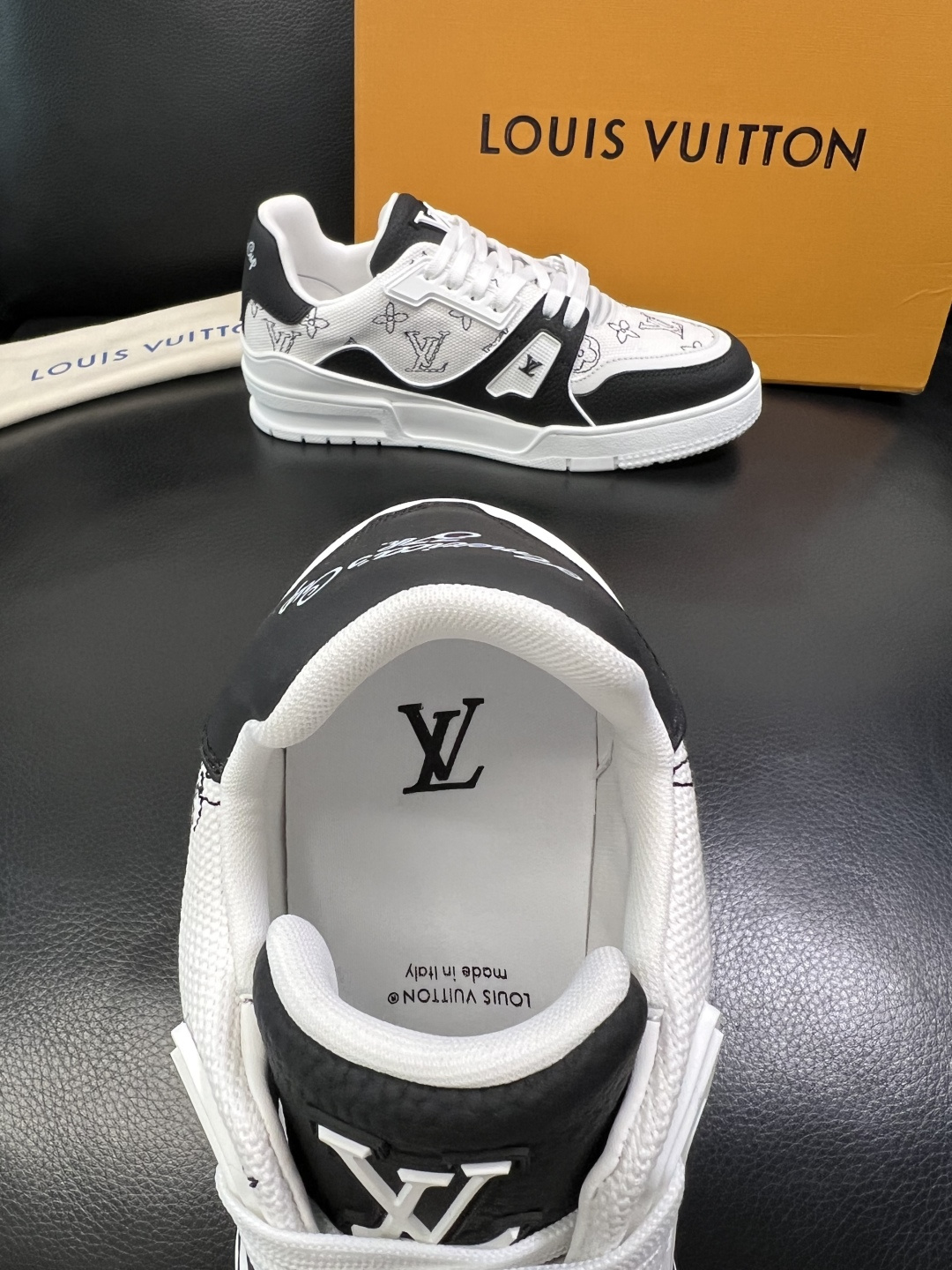 Lv 高品质 顶级工艺品 路易威登，运动板鞋专柜同步，鞋面意大利进口，高品质拼接缤纷色彩复杂工艺品，进口