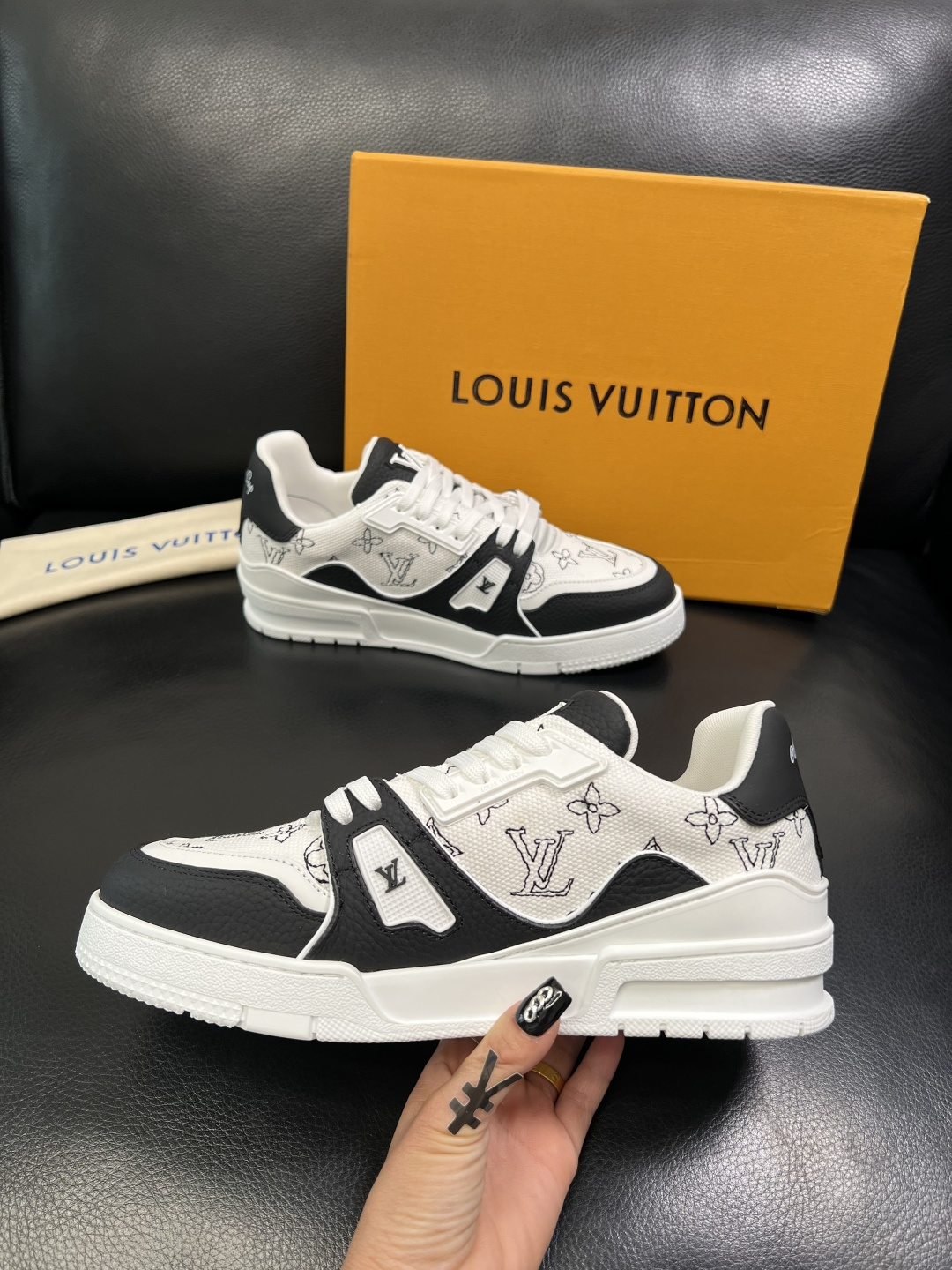 Lv 高品质 顶级工艺品 路易威登，运动板鞋专柜同步，鞋面意大利进口，高品质拼接缤纷色彩复杂工艺品，进口