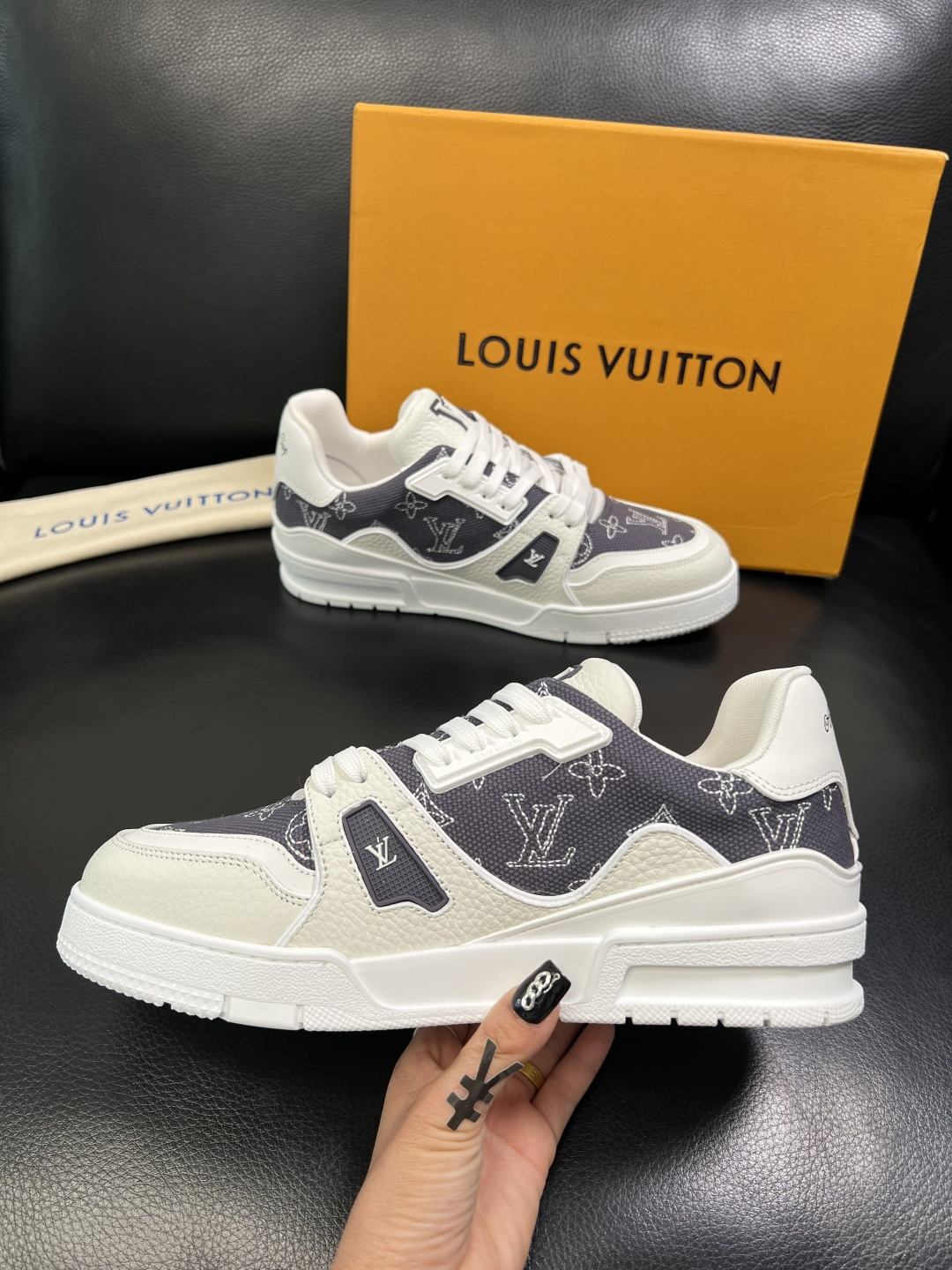 Lv 高品质 顶级工艺品 路易威登，运动板鞋专柜同步，鞋面意大利进口，高品质拼接缤纷色彩复杂工艺品，进口